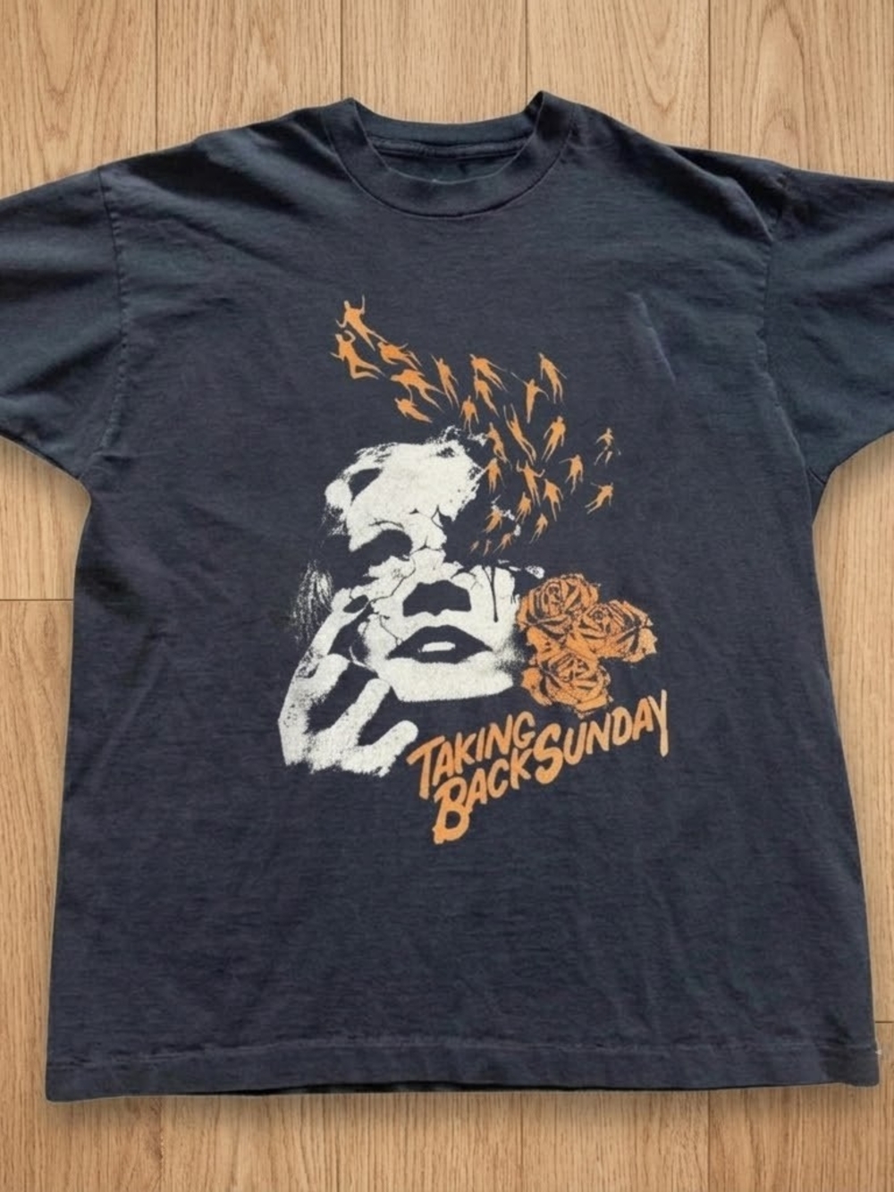 Black shirt, Taking Back Sunday with roses